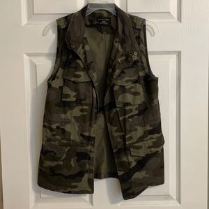 Camo print vest